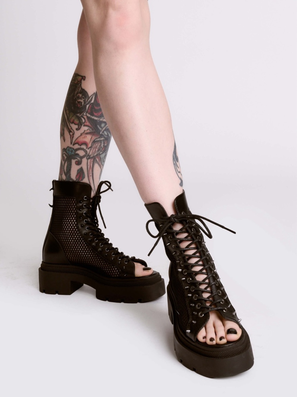 Midnight Hour Fishnet Boot 🌙 only worn once, Size 7, FITS LIKE 8